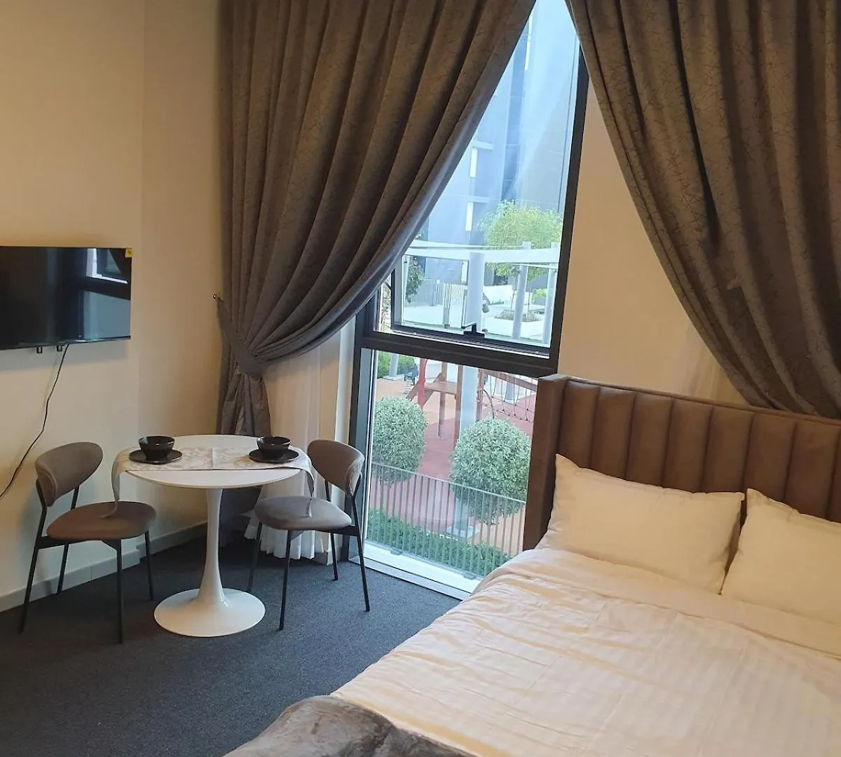 Snazzy Studio, Cozy & Exquisite Sharjah 0*,